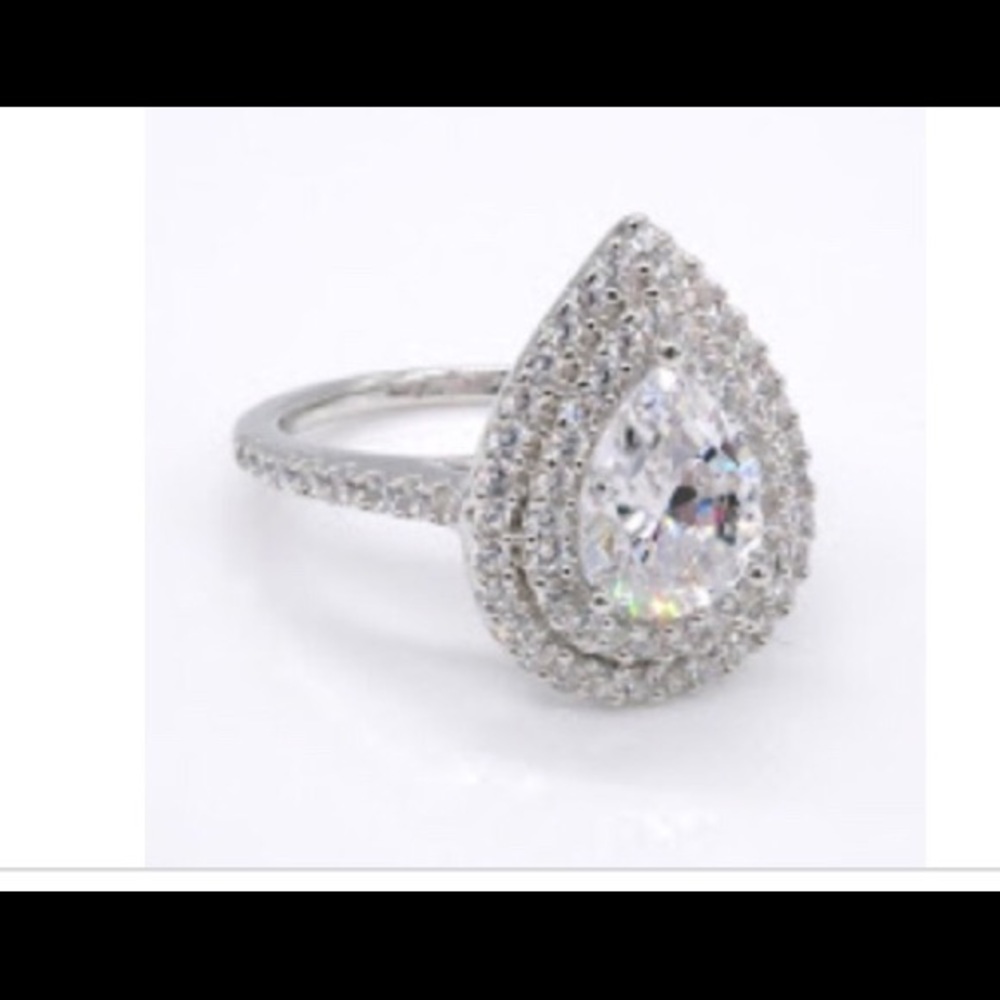 Moisenite ring